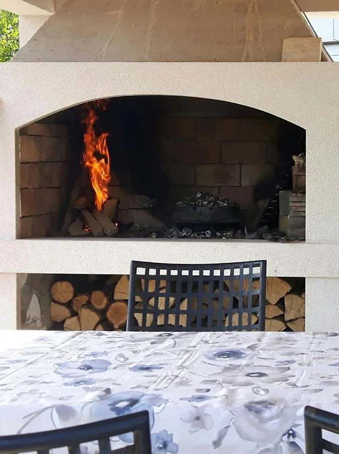 Apartment Tin Pinezici  Croatia