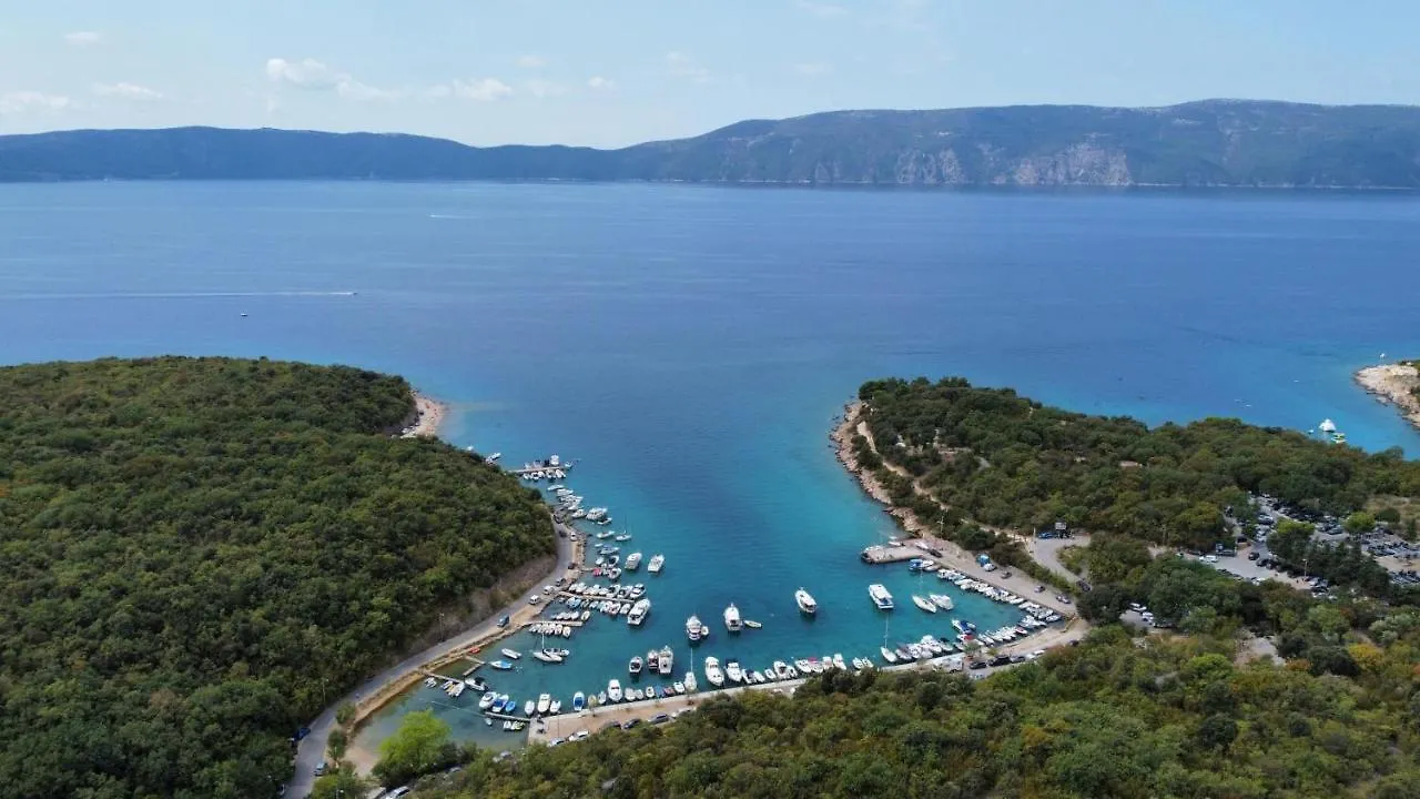 Apartment Tin Pinezici  0*, Pinezici (Krk) Croatia