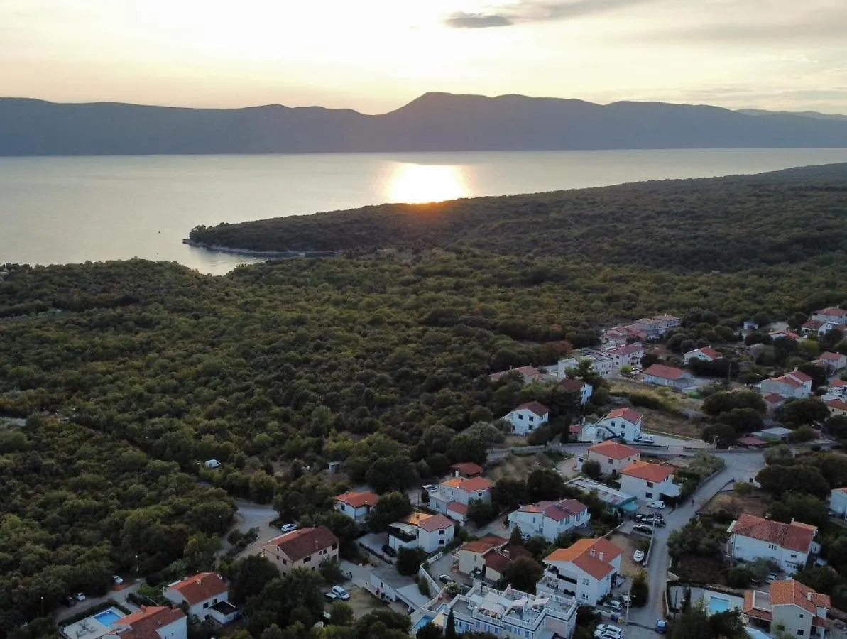 Apartment Tin Pinezici  Croatia